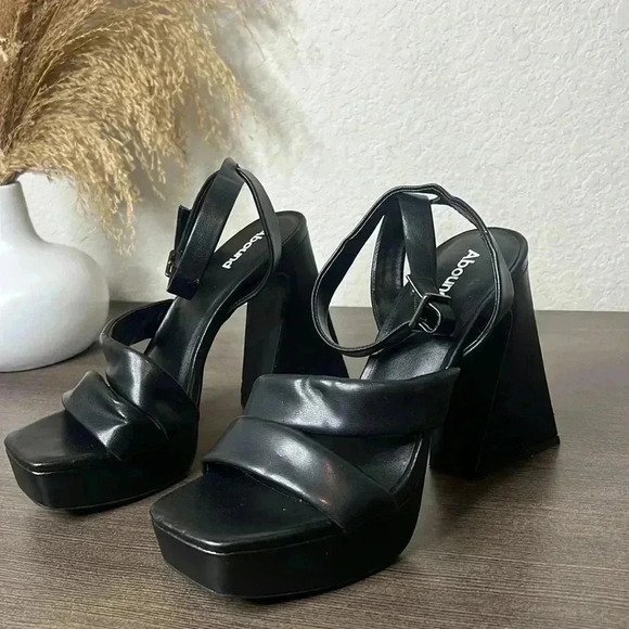 Abound Tracy Platform Sandals - Picture 9 of 13